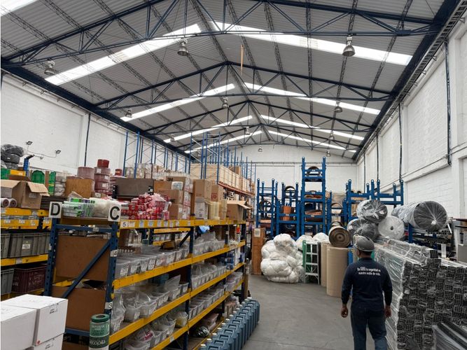 Bodega en arriendo en Monteazul, Sabaneta, 1110 m² · foto 7 de 10
