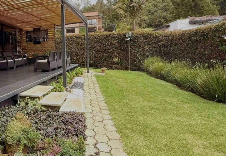 Casa de 3 alcobas en venta en Escobero, Envigado, 310 m² · foto 17 de 19