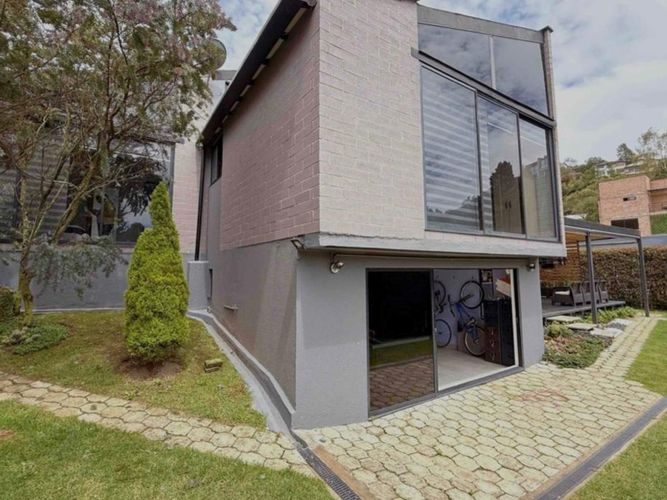 Casa de 3 alcobas en venta en Escobero, Envigado, 310 m² · foto 18 de 19