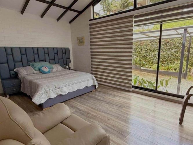 Casa de 3 alcobas en venta en Escobero, Envigado, 310 m² · foto 9 de 19