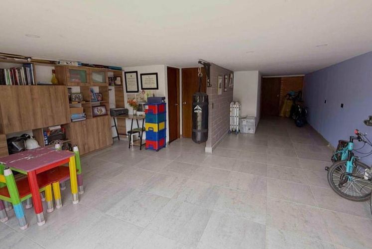 Casa de 3 alcobas en venta en Escobero, Envigado, 310 m² · foto 10 de 19
