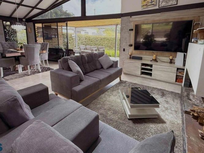 Casa de 3 alcobas en venta en Escobero, Envigado, 310 m² · foto 4 de 19