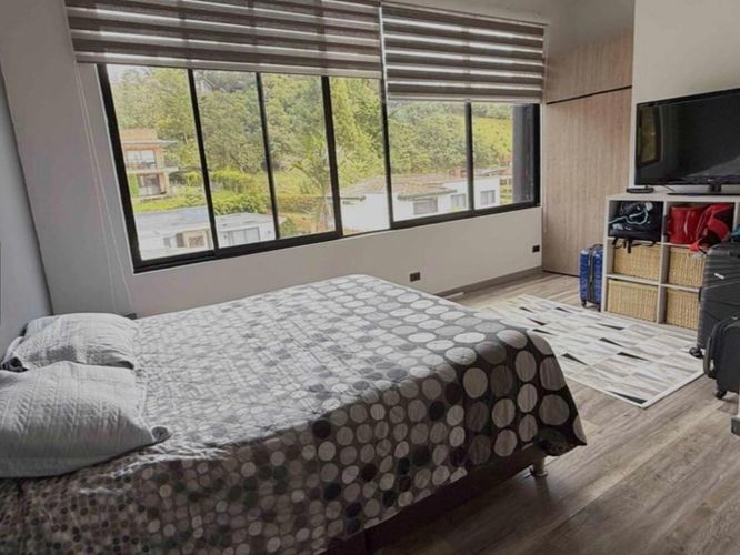 Casa de 3 alcobas en venta en Escobero, Envigado, 310 m² · foto 14 de 19