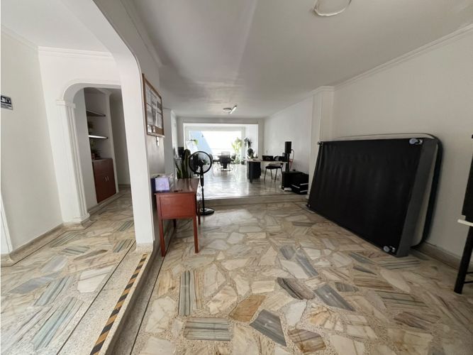 Casa en venta en Prados Del Norte, Cali · foto 2 de 14