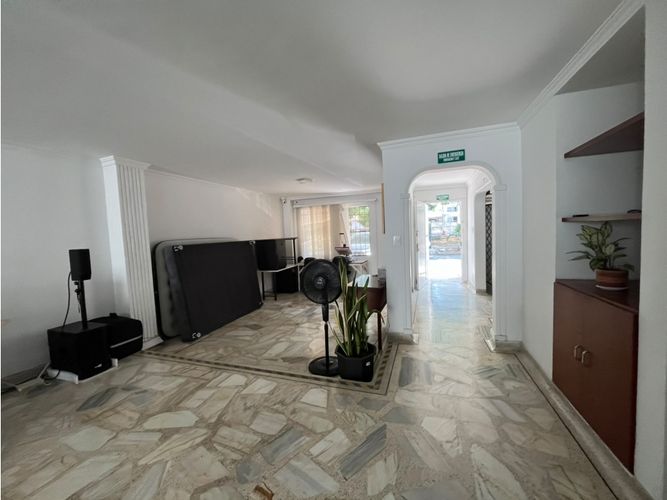 Casa en venta en Prados Del Norte, Cali · foto 3 de 14