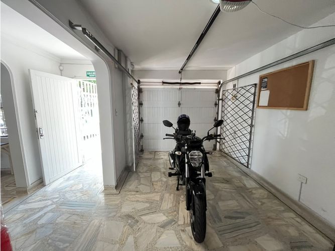 Casa en venta en Prados Del Norte, Cali · foto 7 de 14