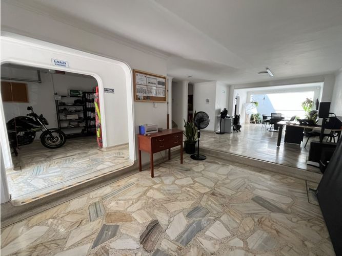 Casa en venta en Prados Del Norte, Cali · foto 9 de 14