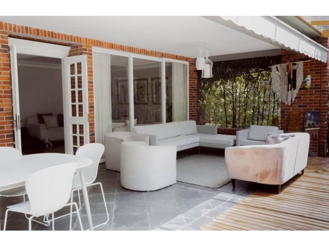 Casa de 6 alcobas en venta en Altos Del Poblado, Medellín, 400 m² · foto 4 de 24