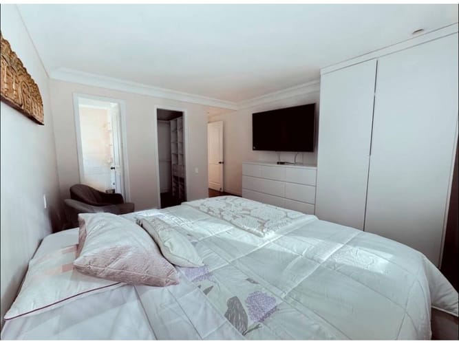 Casa de 6 alcobas en venta en Altos Del Poblado, Medellín, 400 m² · foto 15 de 24