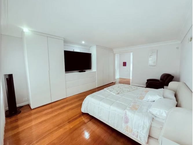 Casa de 6 alcobas en venta en Altos Del Poblado, Medellín, 400 m² · foto 16 de 24