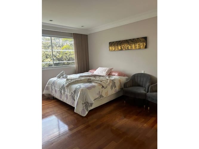 Casa de 6 alcobas en venta en Altos Del Poblado, Medellín, 400 m² · foto 19 de 24
