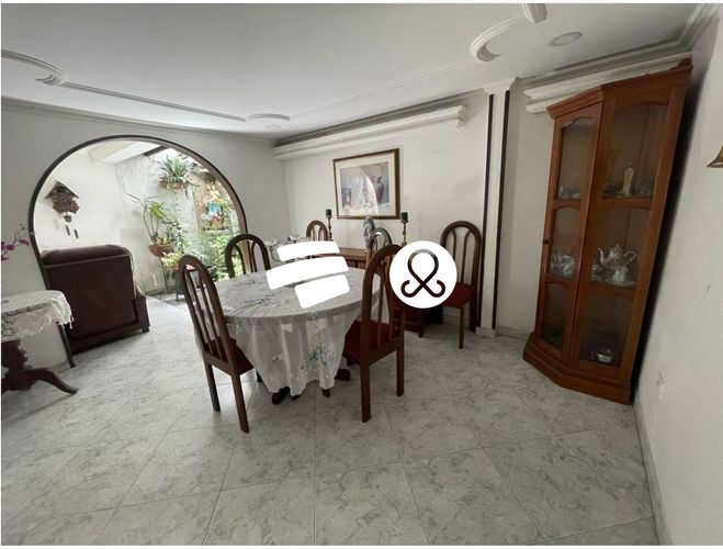 Casa de 3 alcobas en venta en Laureles, Medellín, 94 m² · foto 2 de 8