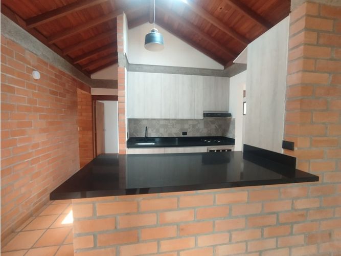 Apartaestudio en venta en Santa Elena, El Retiro, 135 m² · foto 2 de 21