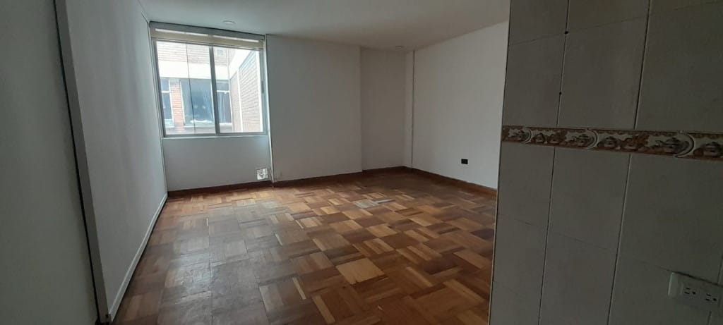 Apartaestudio en venta en Las Nieves, Bogotá, 40 m² · foto 2 de 17