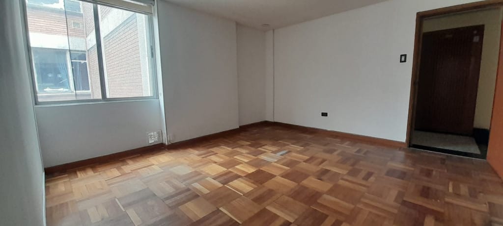 Apartaestudio en venta en Las Nieves, Bogotá, 40 m² · foto 4 de 17