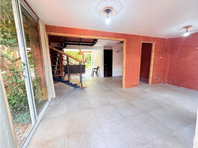 Casa de 2 alcobas en venta en La Milagrosa, La Ceja, 140 m² · foto 2 de 11