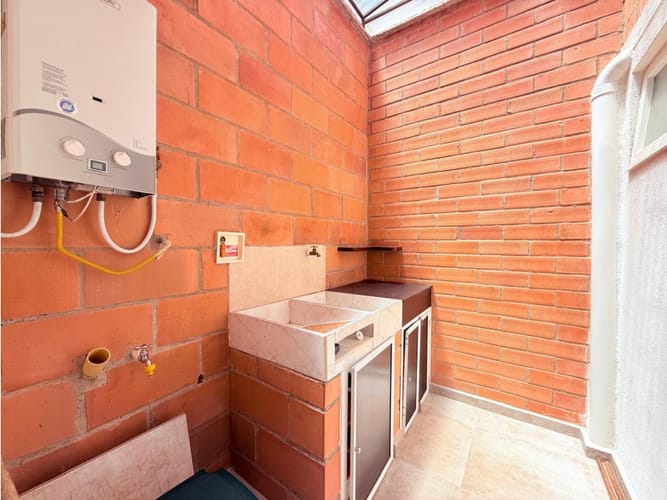 Casa de 2 alcobas en venta en La Milagrosa, La Ceja, 140 m² · foto 7 de 11