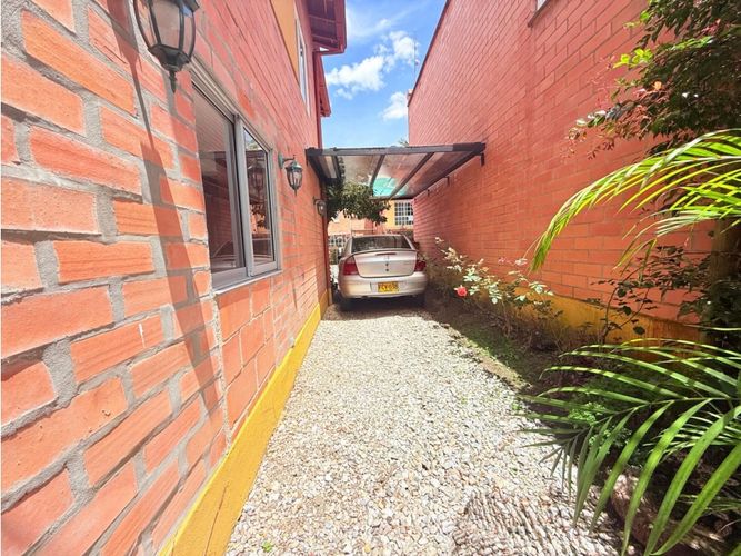 Casa de 2 alcobas en venta en La Milagrosa, La Ceja, 140 m² · foto 8 de 11
