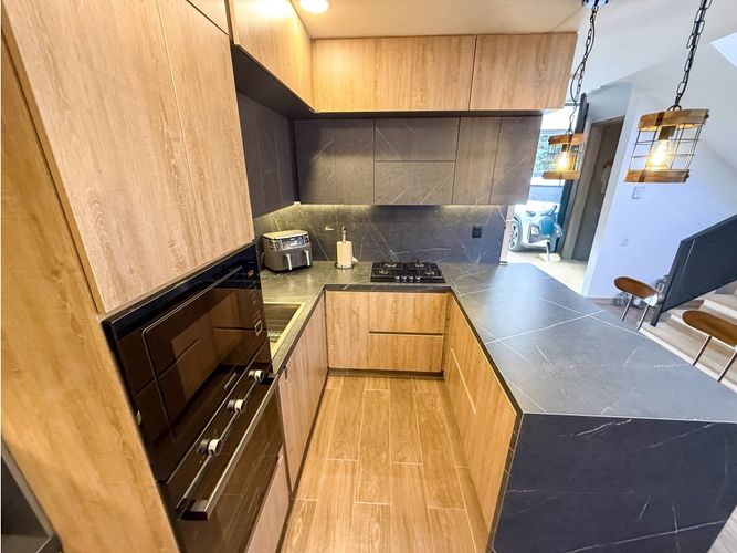 Casa de 3 alcobas en venta en Lomitas, La Ceja, 216 m² · foto 2 de 24
