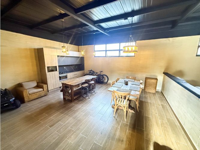 Casa de 3 alcobas en venta en Lomitas, La Ceja, 216 m² · foto 4 de 24