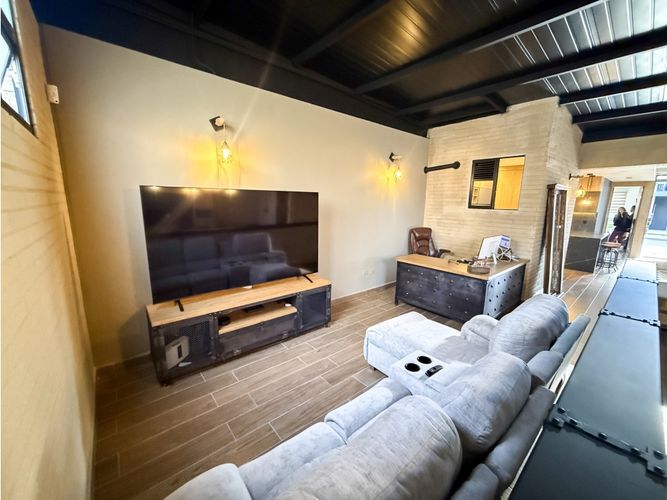 Casa de 3 alcobas en venta en Lomitas, La Ceja, 216 m² · foto 5 de 24