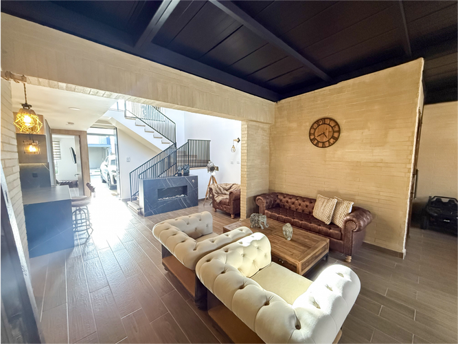 Casa de 3 alcobas en venta en Lomitas, La Ceja, 216 m² · foto 11 de 24