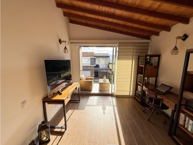 Casa de 3 alcobas en venta en Lomitas, La Ceja, 216 m² · foto 12 de 24