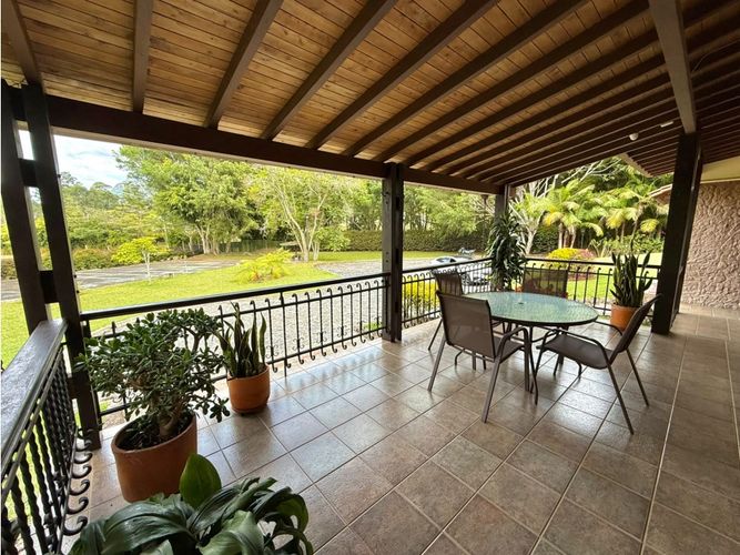 Casa de 3 alcobas en venta en El Tambo, La Ceja, 382 m² · foto 5 de 24