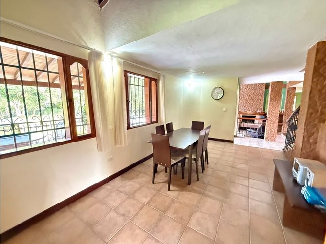 Casa de 3 alcobas en venta en El Tambo, La Ceja, 382 m² · foto 9 de 24