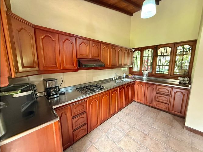 Casa de 3 alcobas en venta en El Tambo, La Ceja, 382 m² · foto 10 de 24