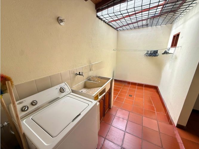 Casa de 3 alcobas en venta en El Tambo, La Ceja, 382 m² · foto 12 de 24