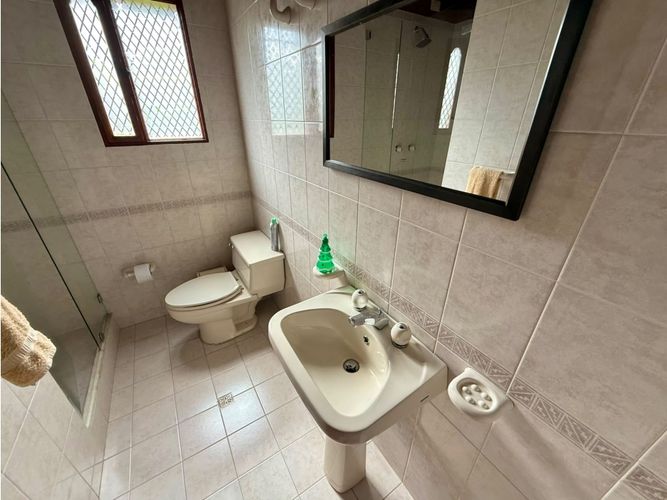 Casa de 3 alcobas en venta en El Tambo, La Ceja, 382 m² · foto 18 de 24