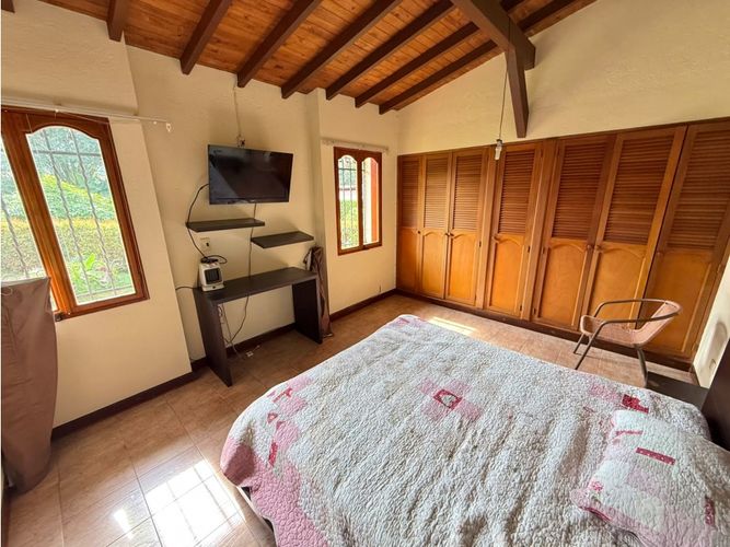 Casa de 3 alcobas en venta en El Tambo, La Ceja, 382 m² · foto 23 de 24