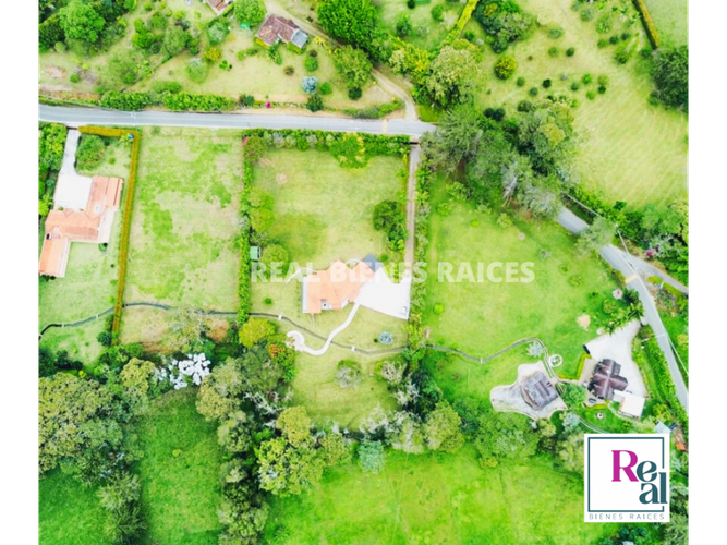 Finca en venta en Guamito, La Ceja, 290 m² · foto 3 de 24
