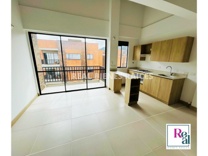Apartamento de 2 alcobas en venta en La Ceja, 61 m² · foto 2 de 10