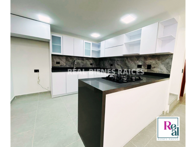 Casa de 3 alcobas en venta en La Ceja, 156 m² · foto 2 de 15
