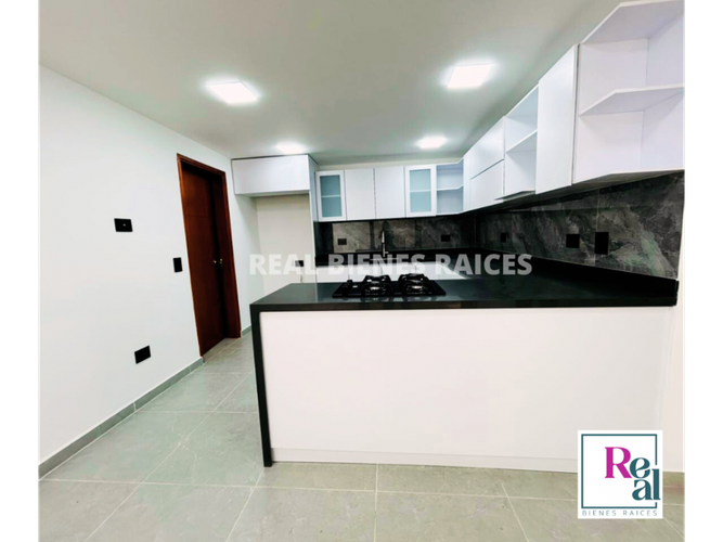 Casa de 3 alcobas en venta en La Ceja, 156 m² · foto 3 de 15
