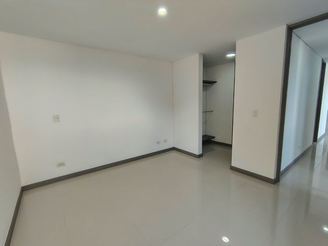 Apartamento de 3 alcobas en arriendo en El Poblado, Medellín, 79 m² · foto 9 de 18