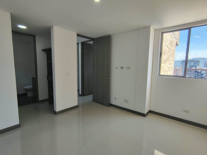 Apartamento de 3 alcobas en arriendo en El Poblado, Medellín, 79 m² · foto 12 de 18