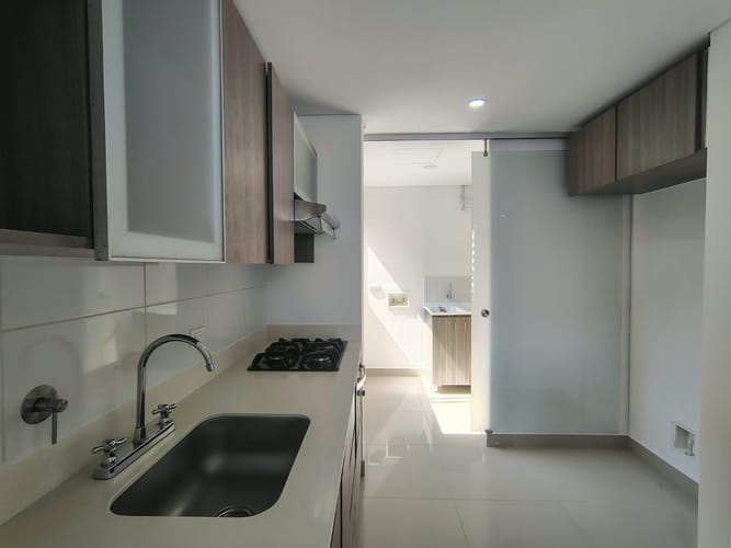 Apartamento de 3 alcobas en arriendo en El Poblado, Medellín, 79 m² · foto 6 de 18