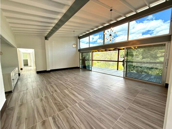 Casa de 3 alcobas en venta en Santa Elena, El Retiro, 278 m² · foto 4 de 23