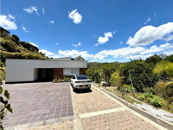 Casa de 3 alcobas en venta en Santa Elena, El Retiro, 278 m² · foto 22 de 23