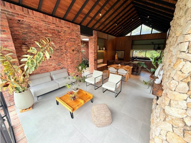 Finca en venta en El Tambo, La Ceja, 197 m² · foto 3 de 24