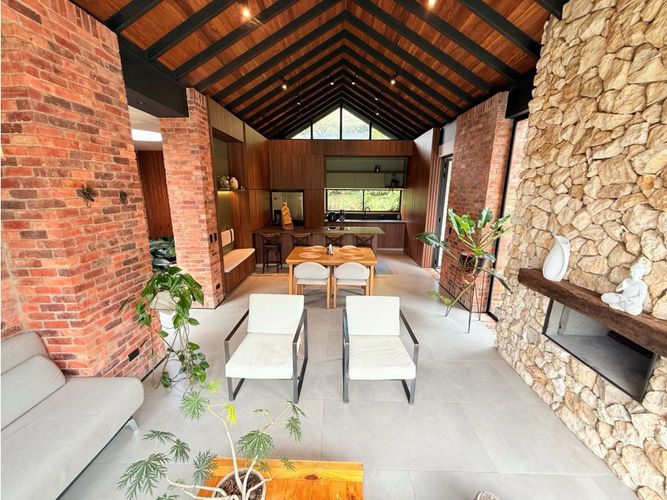 Finca en venta en El Tambo, La Ceja, 197 m² · foto 8 de 24