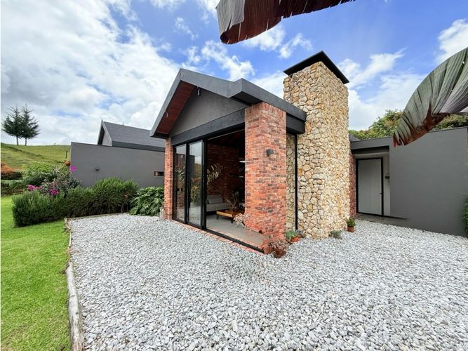 Finca en venta en El Tambo, La Ceja, 197 m² · foto 12 de 24