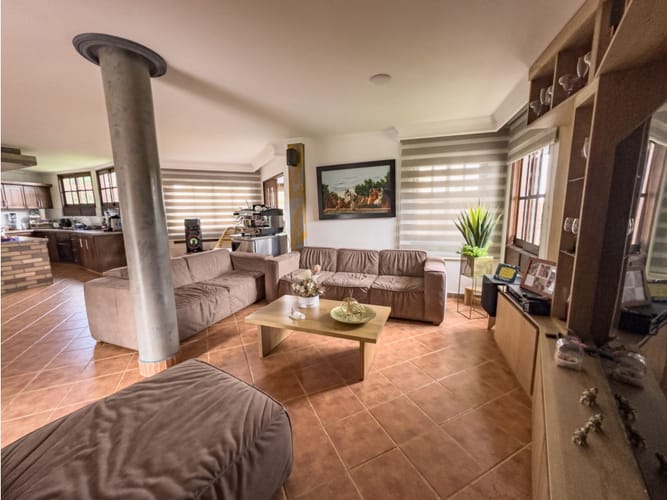 Finca en venta en La Ceja, 480 m² · foto 2 de 24