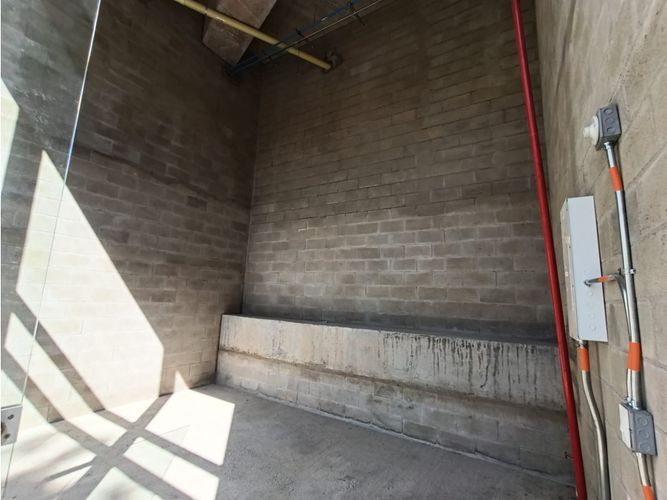 Local en venta en Los Pinos, Medellín, 27 m² · foto 3 de 6