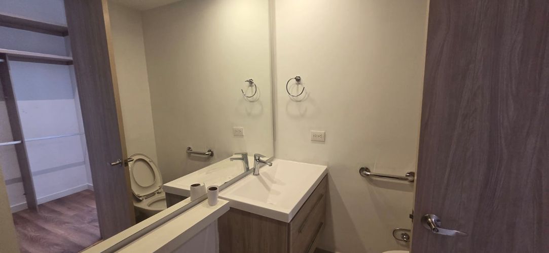 Apartamento de 3 alcobas en venta en Ciudad Salitre Occidental, Bogotá, 101 m² · foto 13 de 24
