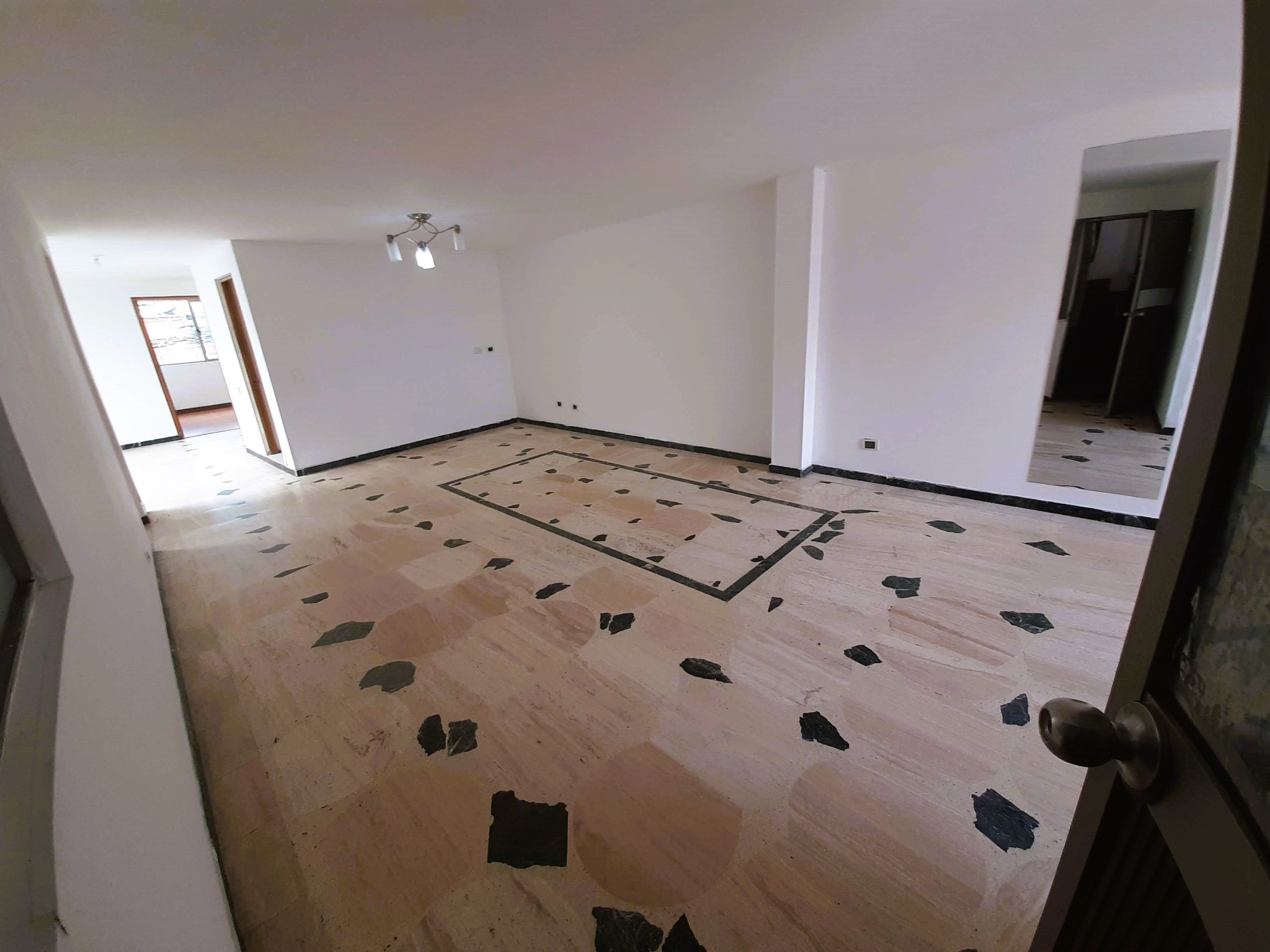 Casa en venta en San Jose Del Prado, Bogotá · foto 7 de 21