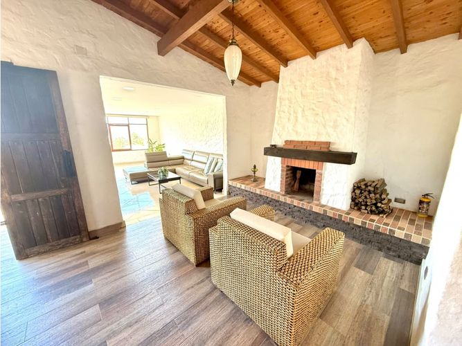 Casa de 6 alcobas en venta en La Ceja, 330 m² · foto 3 de 24